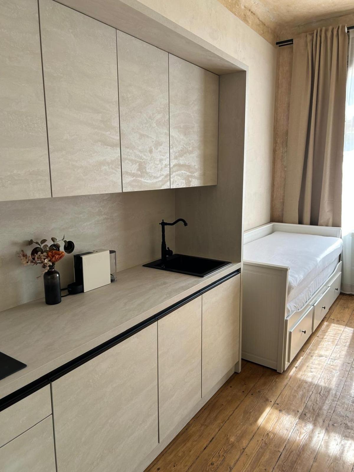 1901 Apotheker Apartment *